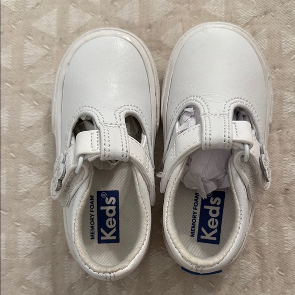 Keds White Canvas Sneakers with Velcro Strap - Picture 2 of 3